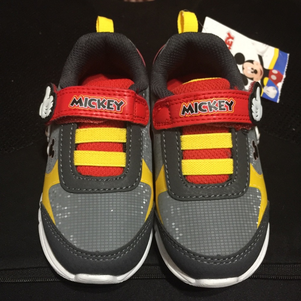 Mickey mouse toddler shoes sz 6